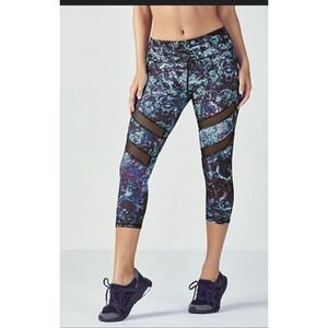 Fabletics Alessia Capri Size S tide pool print